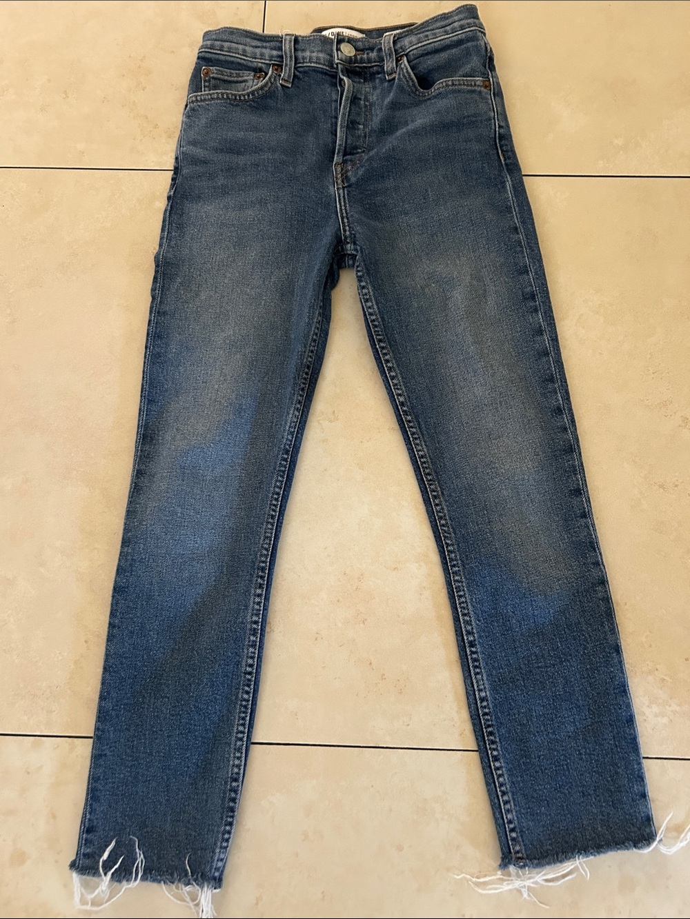 Redone by Levi’s Slim Dark Blue Denim Jeans. High Rise Ankle crop stretch.Sz 25